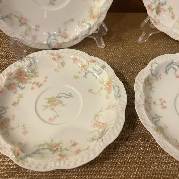 4-Pc Haviland & Co. Saucer Plates, The Princess Pink Flowers Blue Scrolls - Picture 8 of 10